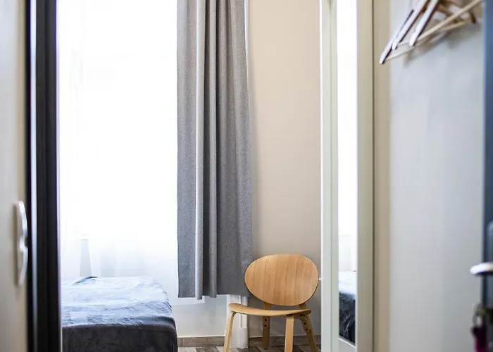 Charming In Budapesta