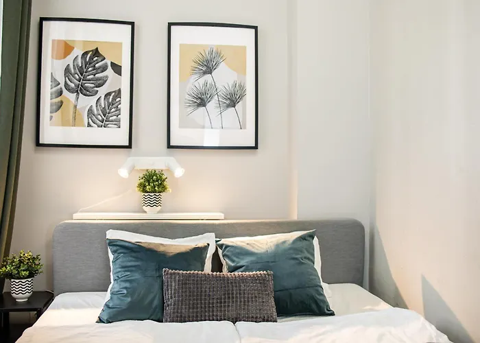 Charming In בודפשט