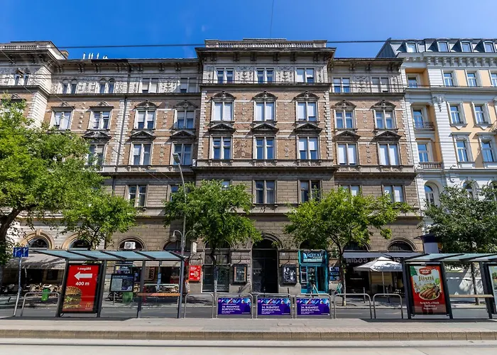 Apartament Charming In *