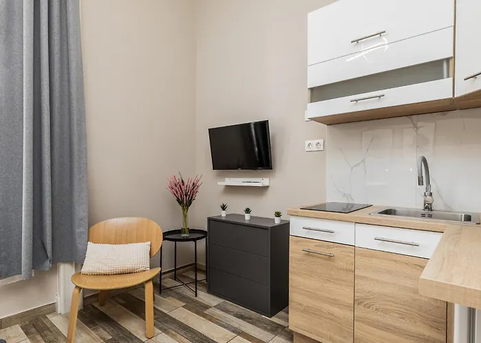 Charming In * Budapesta