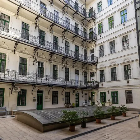 Charming In Apartmán