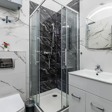 Charming In Budapešť