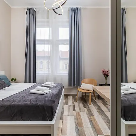 Charming In Budapešť